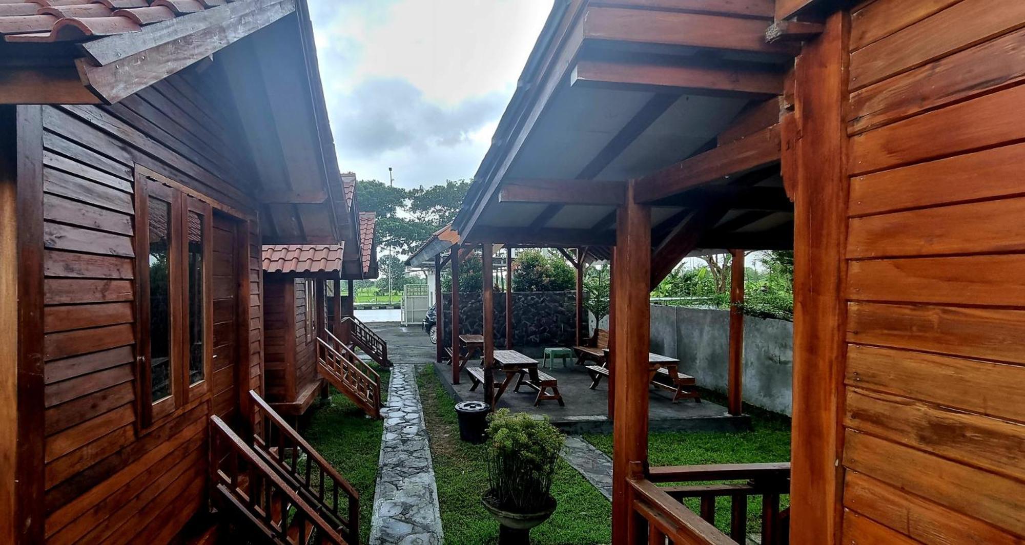 Mayeka Transit Hostel Bandara Internasional Lombok Praya Exteriér fotografie