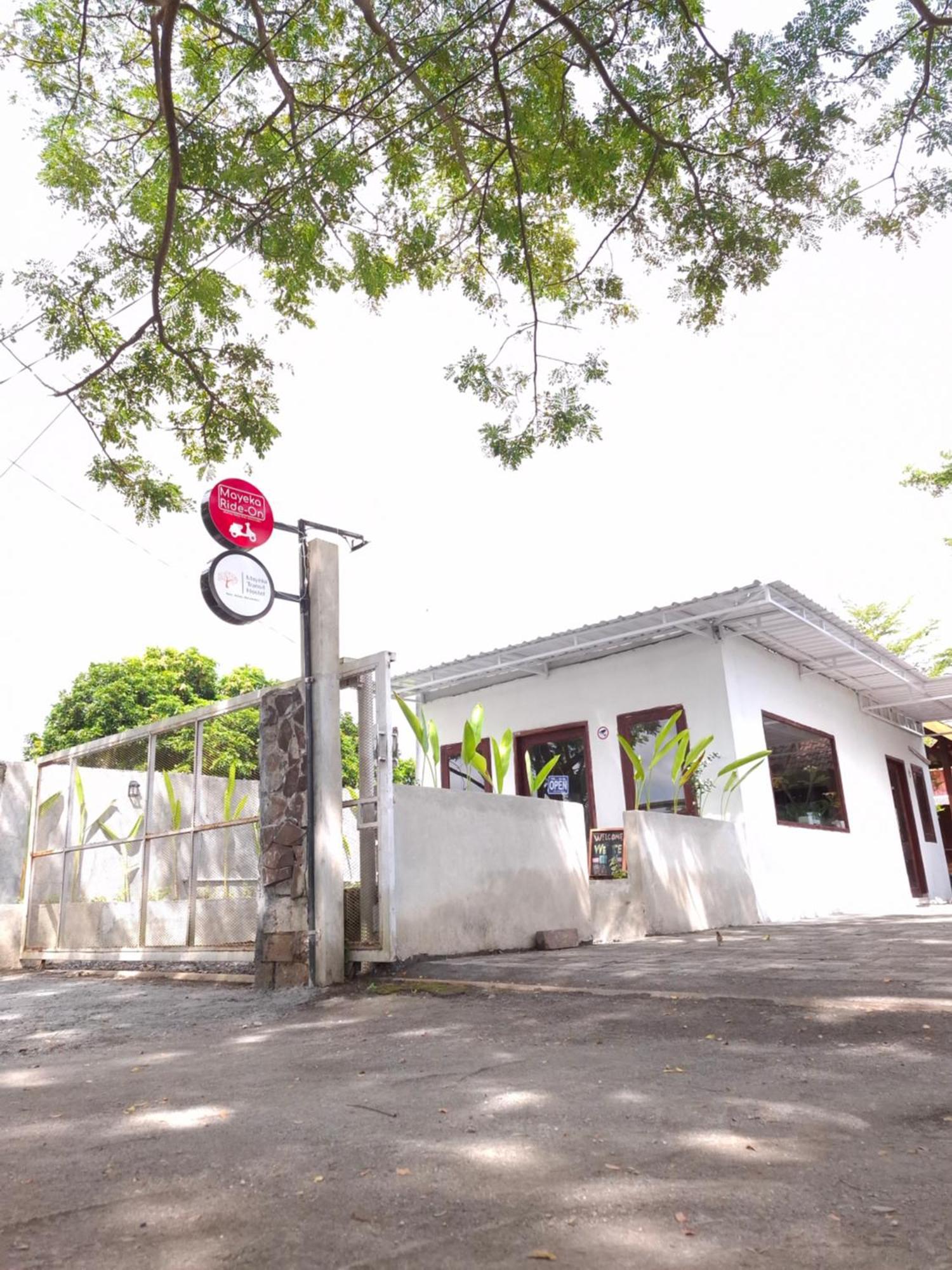 Mayeka Transit Hostel Bandara Internasional Lombok Praya Exteriér fotografie