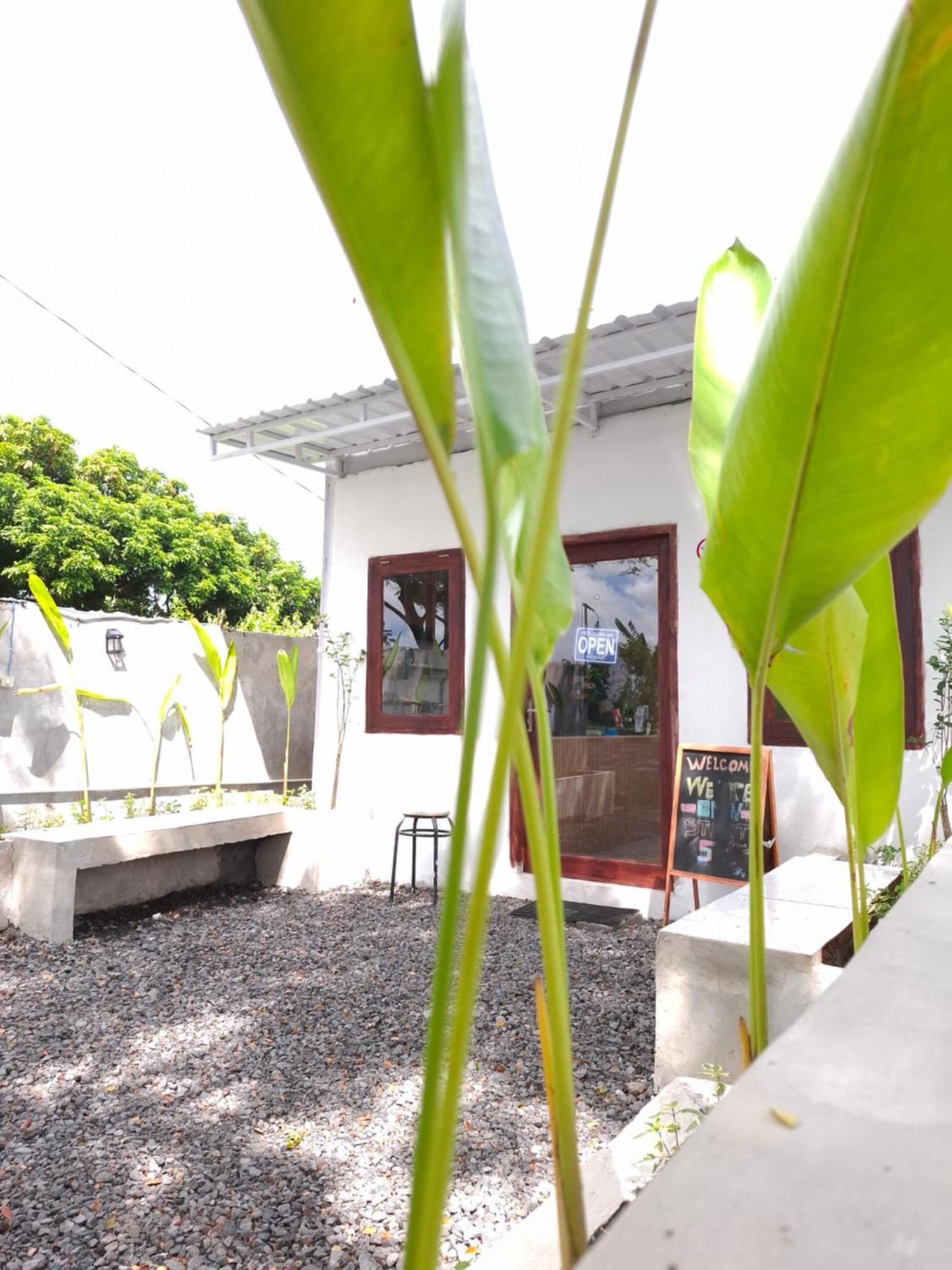 Mayeka Transit Hostel Bandara Internasional Lombok Praya Exteriér fotografie